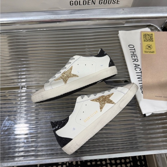 Golden Goose Women's White and Gold Star Sneakers - Picture 5 of 9
